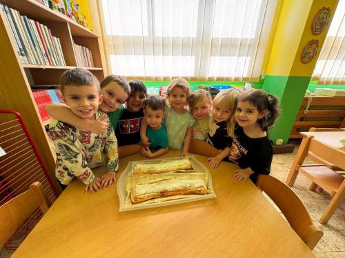 Pečení štrůdlu u Myšek